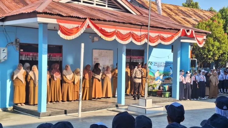 KBO Binmas Polres Touna Ajak Pelajar Hindari Bullying dan Pelanggaran Hukum