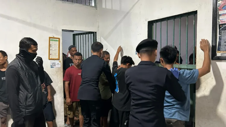 Lapas Luwuk Bersama TNI-Polri Gelar Razia dan Tes Urine Massal