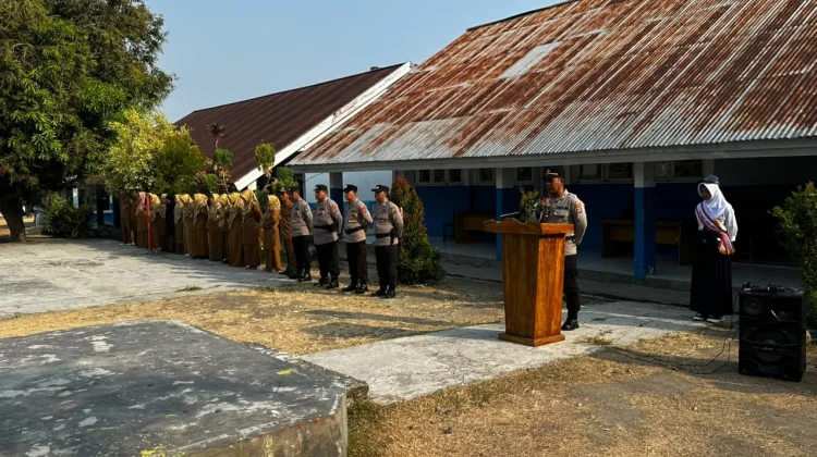 Jadi Pembina Upacara, Kasat Binmas Touna Ingatkan Siswa Jauhi Tindakan Bullying