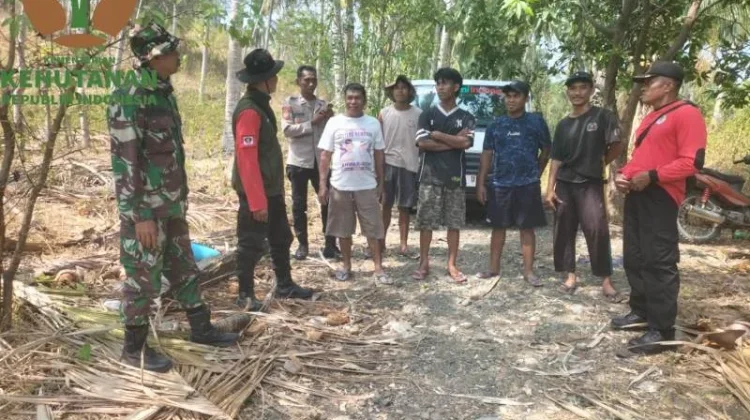 Polsek Tojo Gencarkan Patroli dan Sosialisasi Cegah Karhutla di Uekuli