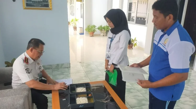 Lapas Luwuk Ketatkan Standar Higienis Melalui Uji Sampel