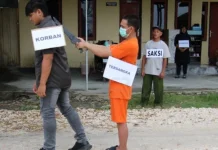 Rekonstruksi Pembunuhan Dua Warga Digelar di Asrama Polres