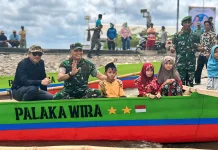 Tiga Perahu Ketinting Diserahkan Pangdam XXIII/Palaka Wira untuk Siswa Kepulauan
