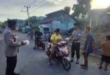 Polsek Balantak dan Koramil 1308-05 LB Bagi 200 Takjil