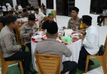 Tebar Kebaikan saat Ramadan, Kapolres Touna Berbagi Santunan