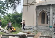 Polres Banggai Gelar Bakti Sosial Bersih-Bersih Masjid di Bulan Ramadan