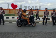 Satlantas Polres Touna Berbagi Takjil dan Edukasi Keselamatan