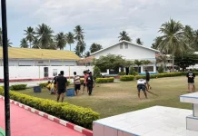 jelang Idul Fitri, WBP Lapas Ampana Gotong Royong Bersihkan Masjid dan Lapangan