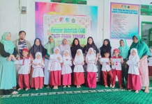 Sedekah Cilik Ramadhan, RA Ulumul Quran Fajar Terang Tanamkan Empati sejak Dini