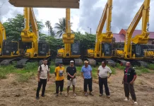Bupati Touna Tinjau Bibit dan 22 Unit Alat Berat untuk Persiapan Lahan Sawit