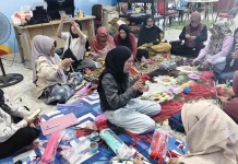 Rumah BUMN Pertamina Touna Gelar Kelas Kreatif Kerajinan Bunga dari Kawat Bulu