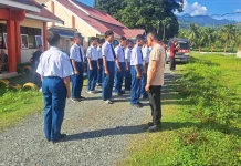Sat Binmas Polres Touna Gelar Pelatihan PBB dan Bina Polisi Cilik di SR Touna