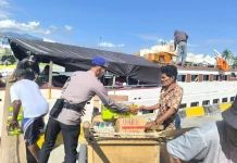 Satpolairud Polres Touna Wujudkan Program Polisi Penolong Bantu Nelayan