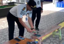 Lapas Luwuk Hancurkan 13 Handphone Sitaan Razia