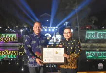 Durian Nambo Raih Sertifikat Indikasi Geografis pada HUT Banggai ke-66