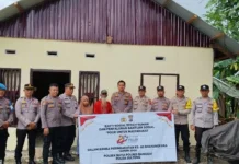 Polsek Batui Bedah Rumah Warga Kurang Mampu Peringati Hari Bhayangkara ke-80