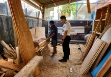 Warga Binaan Berdaya, Hasilkan Meja Pembinaan Kepribadian untuk Masjid