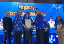 Kemenkum Sulteng Serahkan KIK dan Hak Cipta di HUT ke-74 Donggala