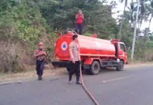 Karhutla Bakar Setengah Hektare Lahan Pinggir Pantai Desa Uekuli
