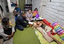 Kapolres Poso Bantu Korban Longsor PETI Dongi-Dongi
