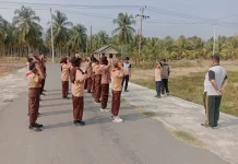 Kasat Binmas Polres Touna Latih PBB dan Bina Polisi Cilik di Sekolah Rakyat