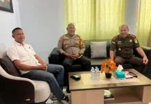 Kapolsek Pamona Timur Perkuat Sinergi dengan Cabjari Tentena Penyelesaian Kasus