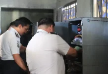 Lapas Kelas IIB Ampana Cegah HALINAR lewat Penggeledahan Kamar Hunian WBP