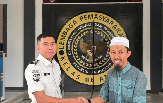 Ramadhan Penuh Berkah, Lapas Ampana Terima Bantuan Al-Qur’an dari Kemenag Touna