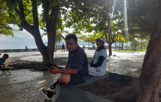 Taman Jembatan Hayal Objek Wisata yang Ramai di Kunjungi Warga Touna