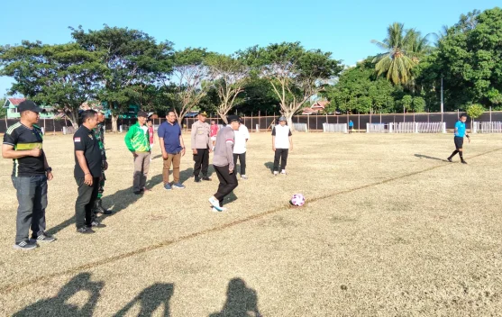 Camat Ampana Tete, Apresiasi Turnamen Bola Kaki Amri Cup 2026 Jadi Wadah Pembinaan