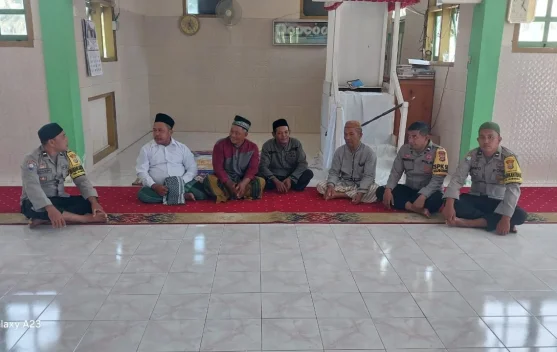 Jum'at Keliling Polsek Ulubongka Ingatkan Masyarakat Cegah Karhutla