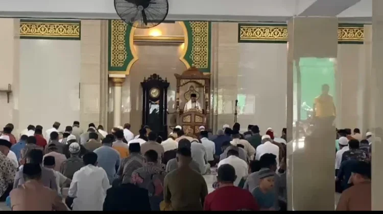 Salat Jumat Awal Ramadhan di Alor Berlangsung Tenang dan Khusyuk