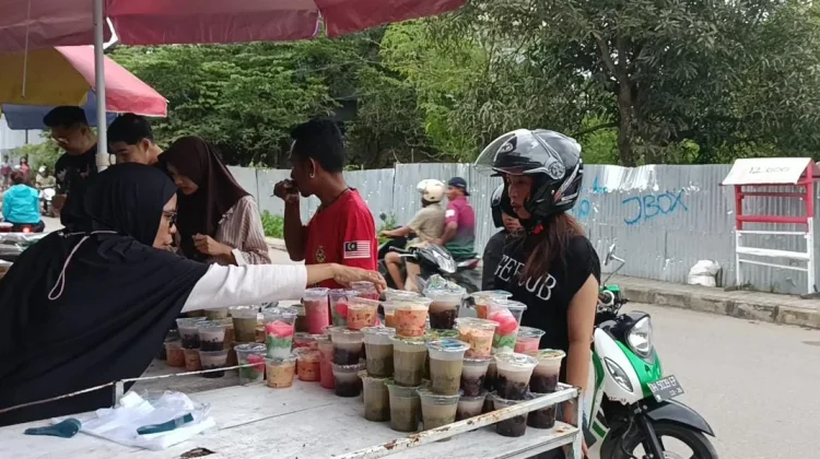 Pedagang Takjil di Atambua Mulai Ramai, Berkah Ramadan Dirasakan Semua Kalangan