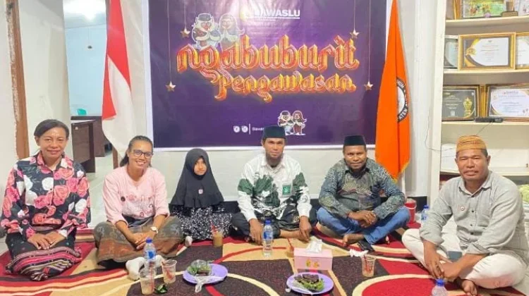 Ngabuburit Ramadan Bawaslu Alor Perkuat Spirit Kelembagaan dan Nilai Demokrasi