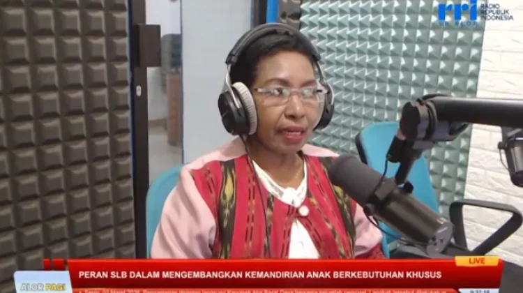 SLBN Tunagrahita Alor Kembangkan Keterampilan Menjahit hingga Pertukangan