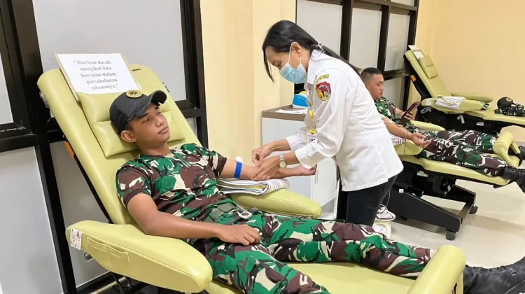 TNI Satgas Nananoe Donor Darah Selamatkan Warga Binaan