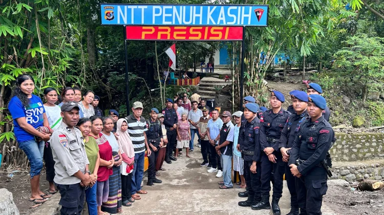 Anggota DPRD Alor Apresiasi Brimob Kompi 4 Batalion A Pelopor Bangun Jembatan