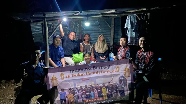 Tembus Kegelapan, Pemuda Asy Syifa Gelar Safari Ramadhan di Bauatok