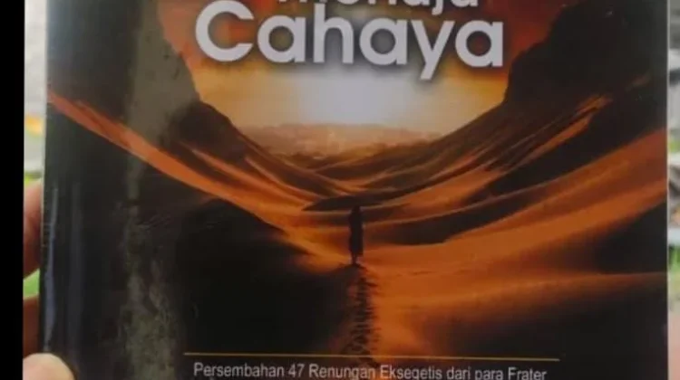 Frater TOP Paroki Santa Filomena Mena Rilis Buku