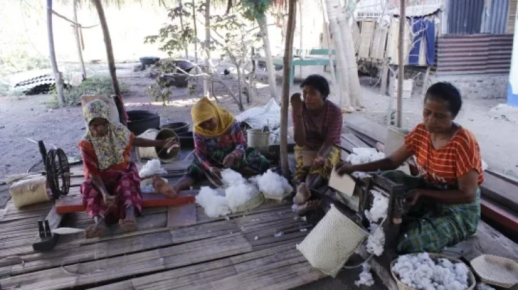 Sentra Tenun Mako Alor, Proses Tradisional yang Ramah Lingkungan
