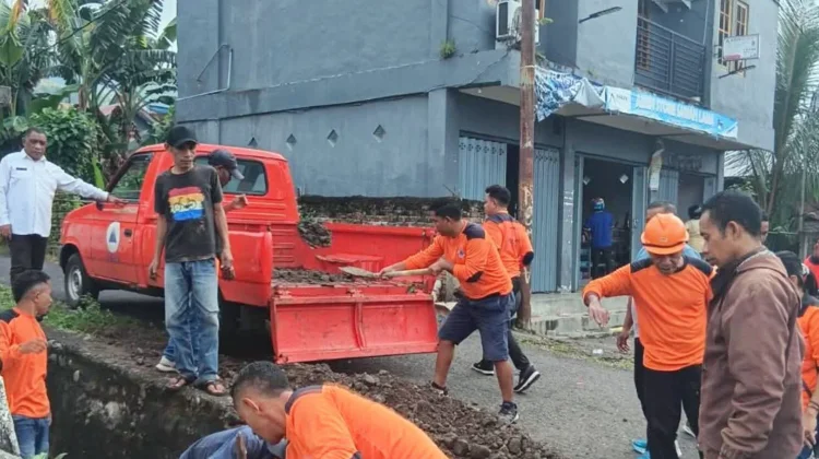 Hujan Deras Rendam Sawah Lama, BPBD Alor Bergerak Perbaiki Drainase