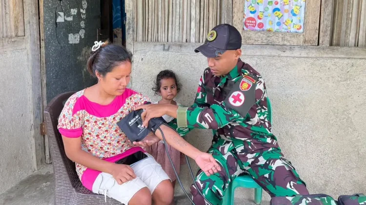 Warga Perbatasan Terbantu Layanan Kesehatan Keliling Satgas TNI