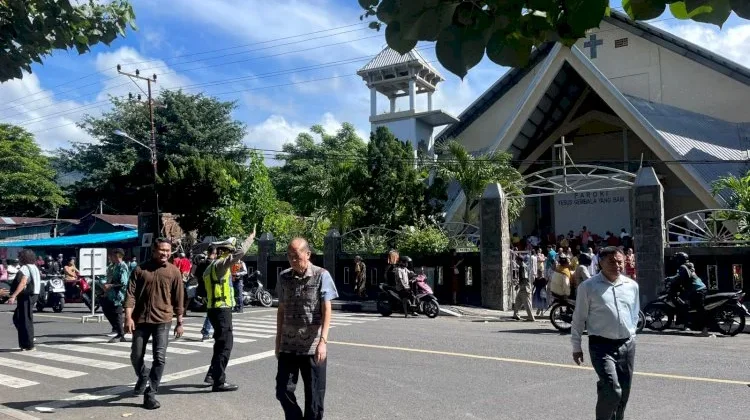 Ibadah Paskah di Kalabahi Berjalan Lancar dalam Pengamanan Ketat Polisi