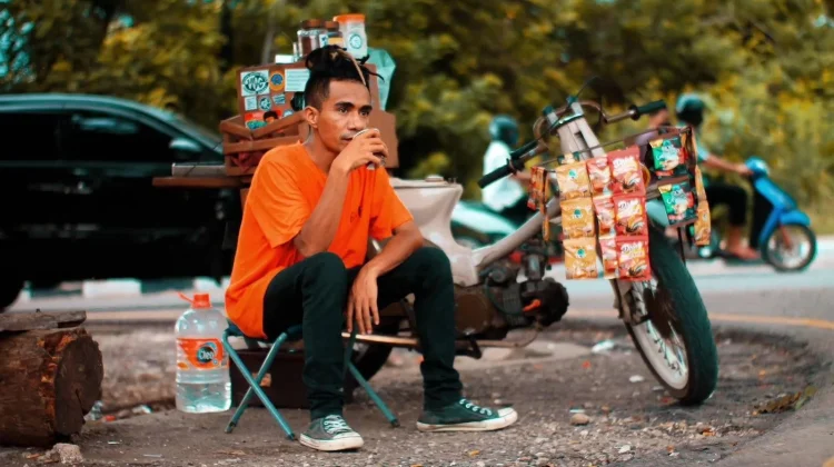 Mengubah Keresahan Menjadi Peluang lewat Bisnis Kopi Keliling