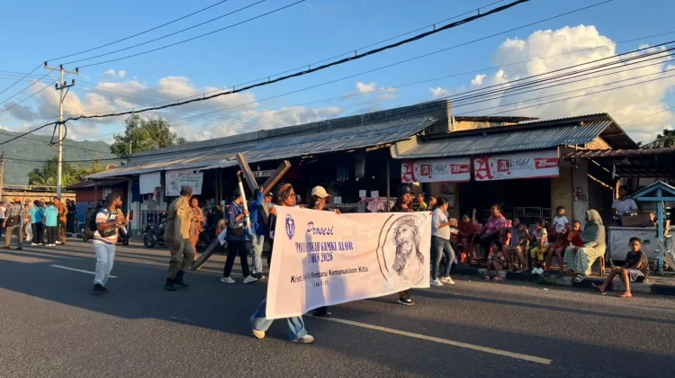 Semarak Pawai Paskah GAMKI Alor 2026, Cerminkan Tingginya Toleransi