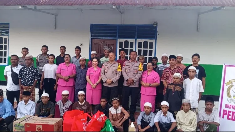 Aksi Bhayangkari Yon A Pelopor dan Kompi 4 Alor Sentuh Anak Panti Asuhan An Nur