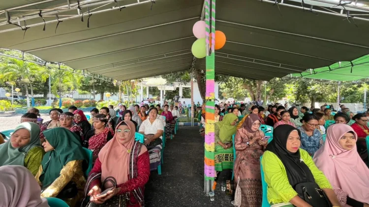 Pesona Tenun Alor Warnai Peringatan Kartini 2026