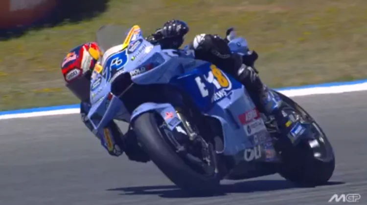 Alex Marquez Rajai Sirkuit Jerez, Motor Marc Marquez Terbelah Dua