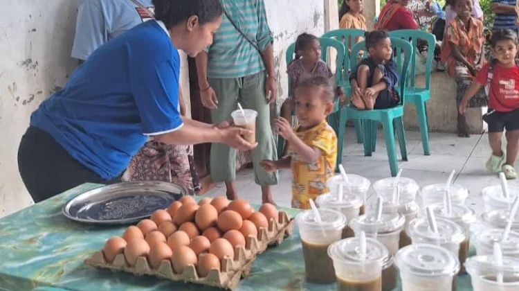 Rayakan HUT GAMKI ke-64, DPC Alor Bagi 287 Paket Makanan Bergizi
