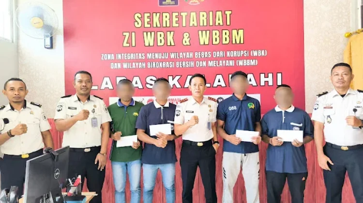 Warga Binaan Lapas Kalabahi Terima Premi Hasil Kerja Program Batako